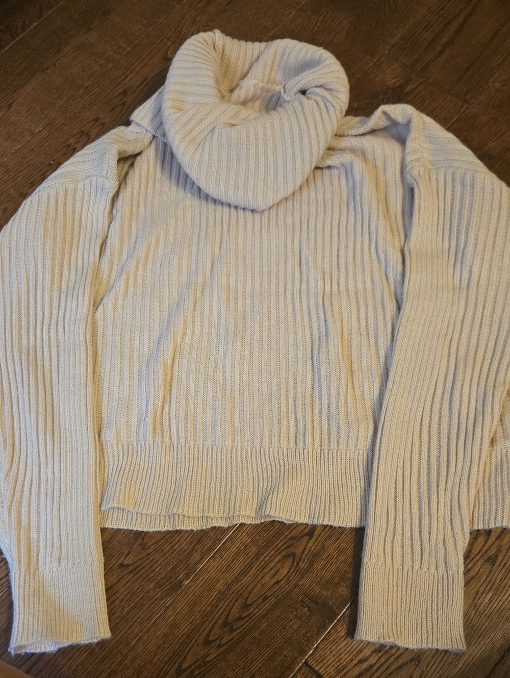 Cozy Women's Turtleneck Ribbed Sweater - Cream